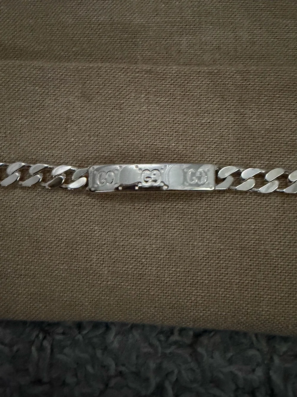 Gucci Silver-Tone Curb Link ID Bracelet with Engraved Logo Plate